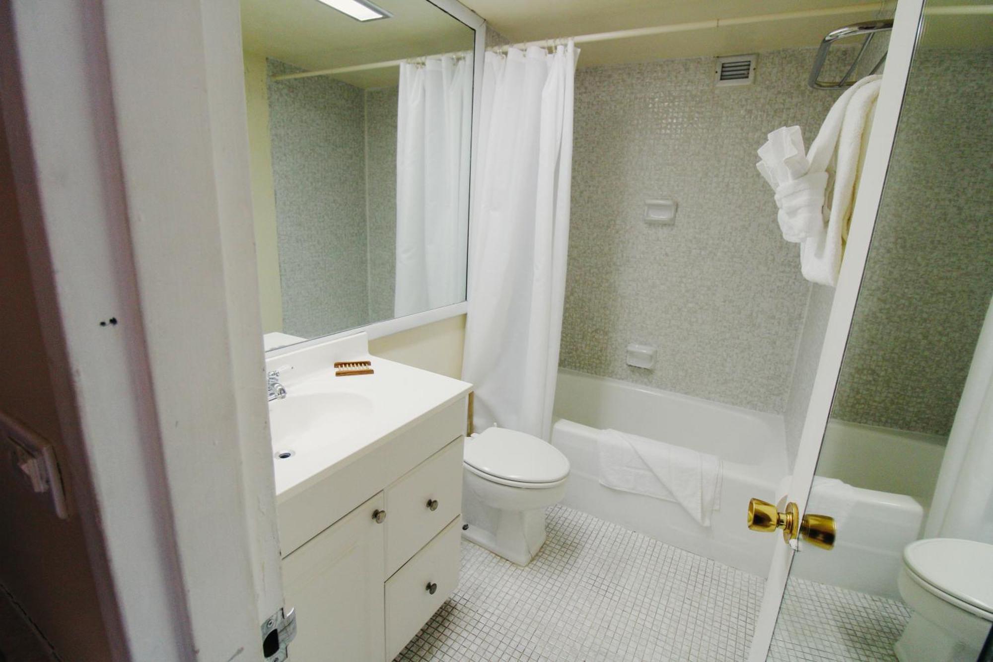 Castle 1733 Ocean View Studio With Direct Beach Access, Pool, Tennis & Free Parking Маями Бийч Екстериор снимка