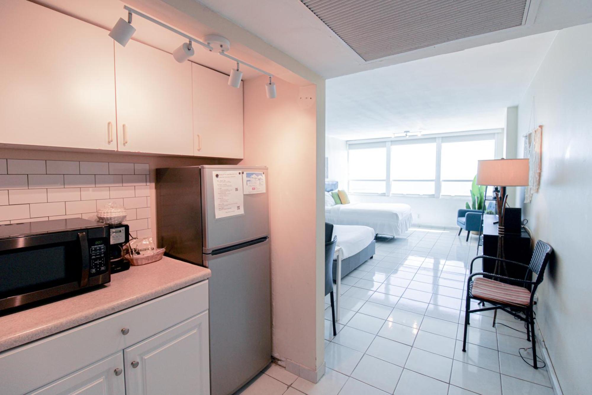 Castle 1733 Ocean View Studio With Direct Beach Access, Pool, Tennis & Free Parking Маями Бийч Екстериор снимка